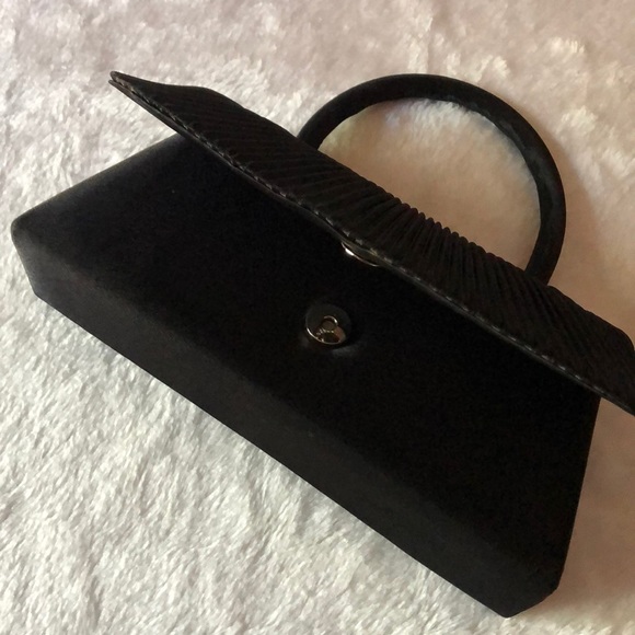Pleated Satin black purse. - Picture 3 of 4